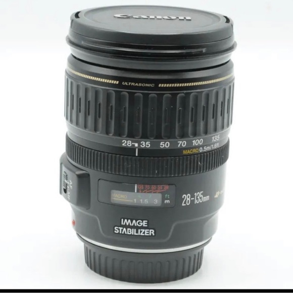 Canon EF 28-135mm f3.5-5.6 IS USM Macro Lens - Picture 1 of 9
